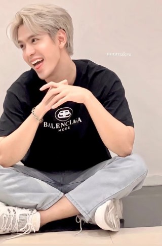 Balenciaga Mode Black Logo T-Shirt view 5