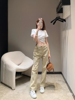 Cream Straight-Leg Denim Jeans view 3