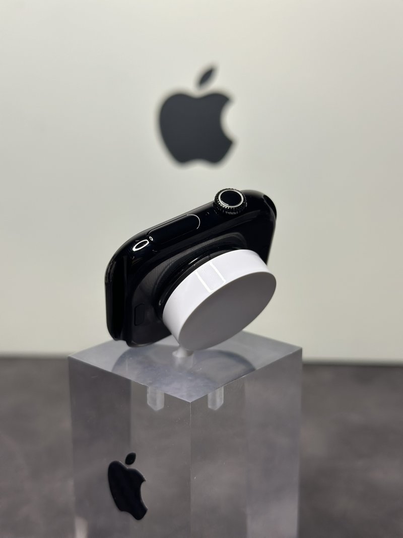Apple Watch Series 10 Midnight Black Replica view