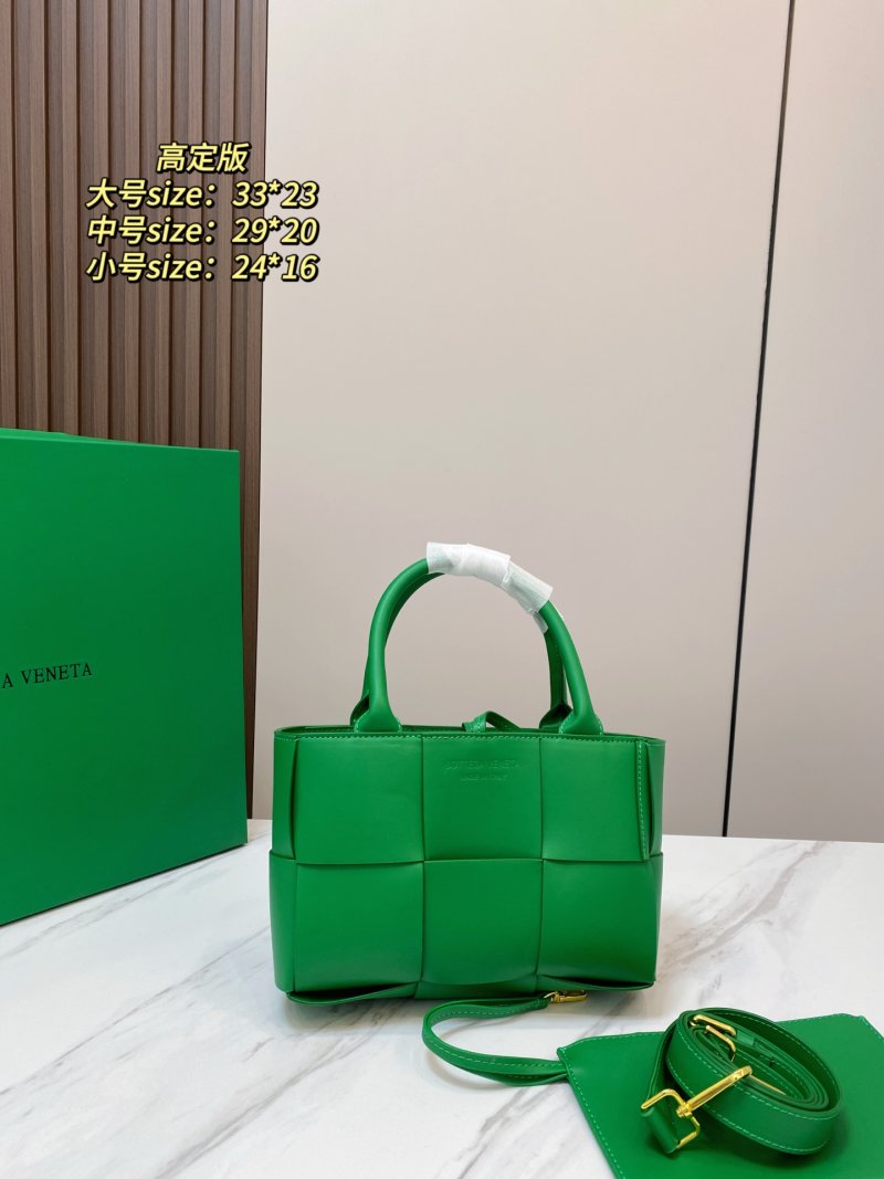 Bottega Veneta Intrecciato Woven Tote Bag Green