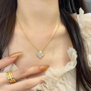 Van Cleef & Arpels Alhambra White Mother-of-Pearl Gold Necklace