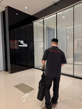 Balenciaga Black Red Logo T-Shirt view 9