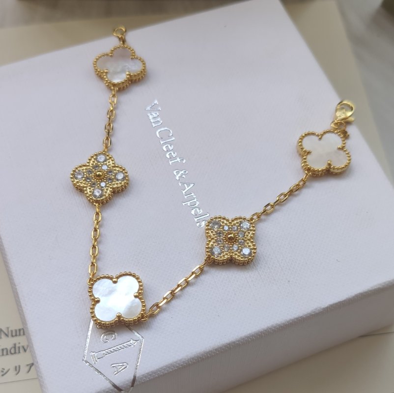 Van Cleef & Arpels Four-Leaf Clover Mother-of-Pearl Gold Bracelet view