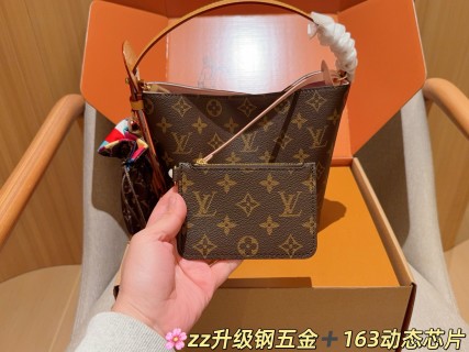Louis Vuitton BB Monogram Canvas Bucket Bag Brown view 4