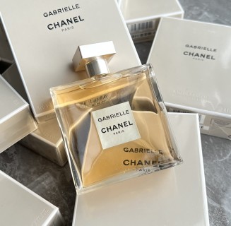 Gabrielle Chanel Eau de Parfum Floral Fragrance view 2