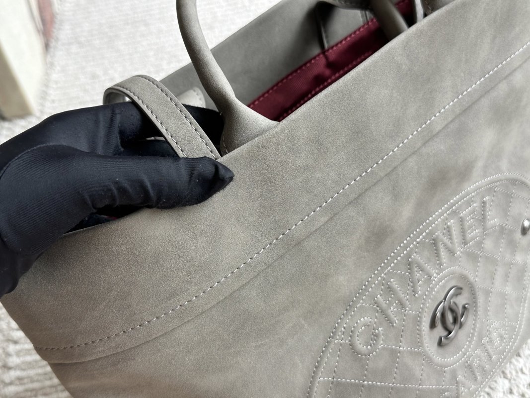 Chanel Vintage Tote Bag Grey Canvas view