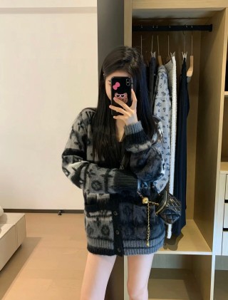 Black & Gray Leopard Print Knit Cardigan