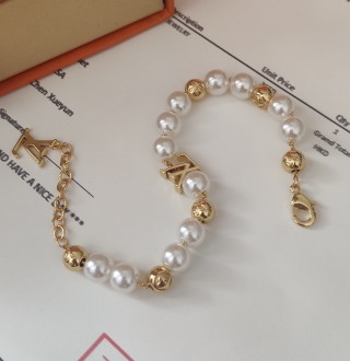 Louis Vuitton Pearl & Gold Beaded Bracelet - White view 5