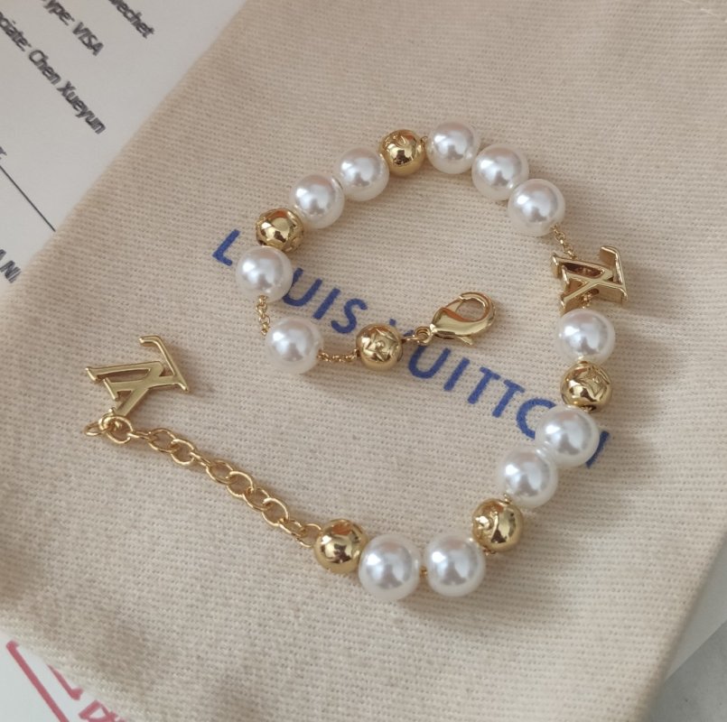 Louis Vuitton Pearl & Gold Beaded Bracelet - White view