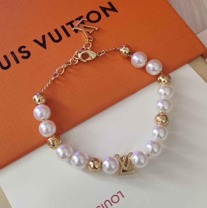 Louis Vuitton Pearl & Gold Beaded Bracelet - White view