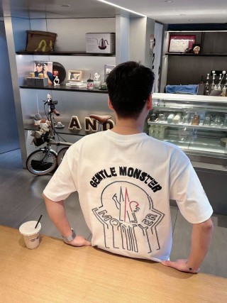 White Graphic Print Short Sleeve T-Shirt view 5
