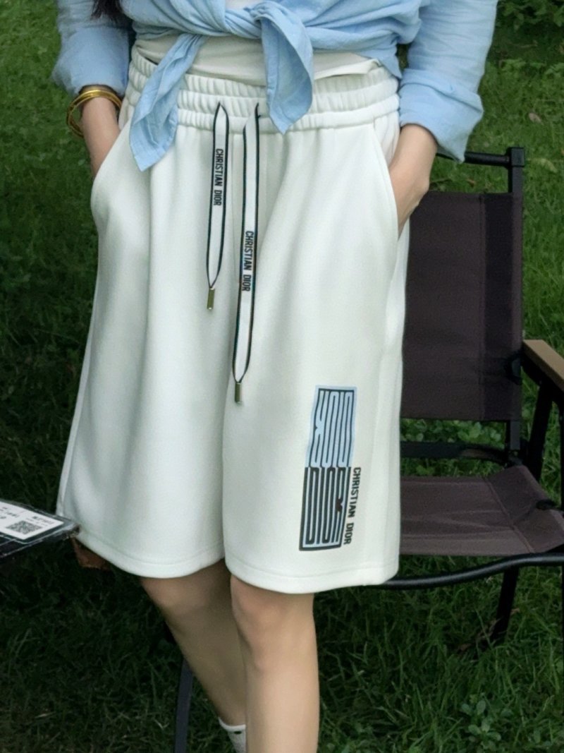 White Ribbed Waist Athletic Shorts with Graphic Print