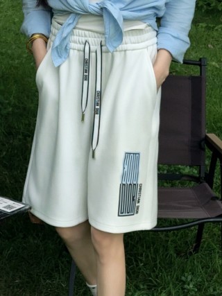 White Ribbed Waist Athletic Shorts with Graphic Print