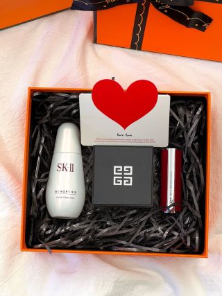 SK-II Skincare & Beauty Gift Set with Serum, Powder & Lipstick view 4