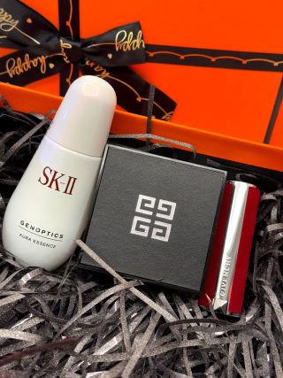SK-II Skincare & Beauty Gift Set with Serum, Powder & Lipstick view 7
