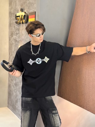 Louis Vuitton Monogram Diamond Black T-Shirt view 4