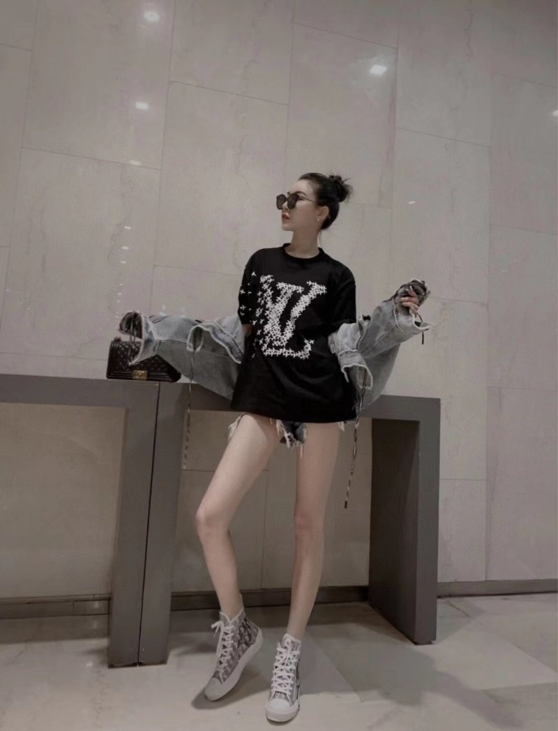 Black Graphic Print Short Sleeve T-Shirt with Bird & Text Design view