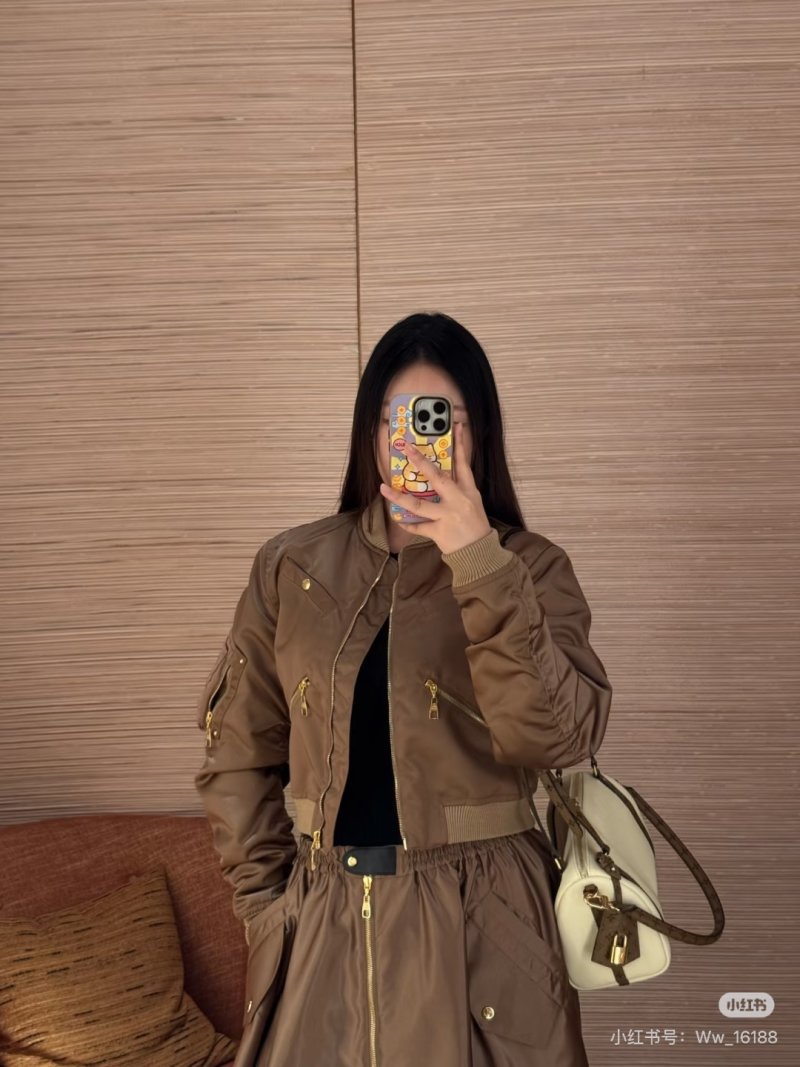 Louis Vuitton Coussin PM Cream & Brown Shoulder Bag view