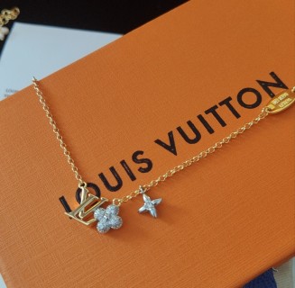 Louis Vuitton Gram Monogram Floral Zirconia Bracelet Gold view 9