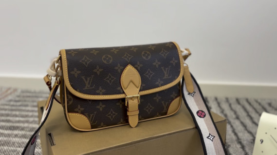 Louis Vuitton Monogram Canvas Shoulder Bag Brown Tan