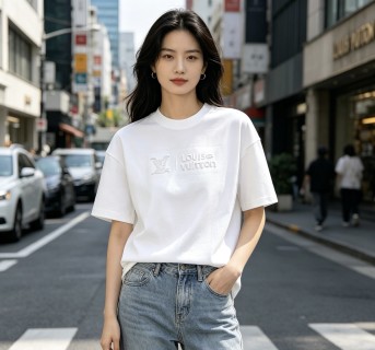 Louis Vuitton Monogram Logo White T-Shirt view 4