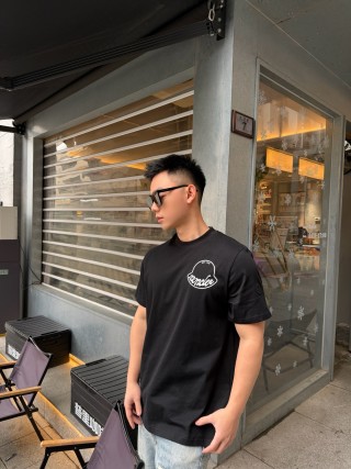 Moncler Logo Crest Black T-Shirt view 9