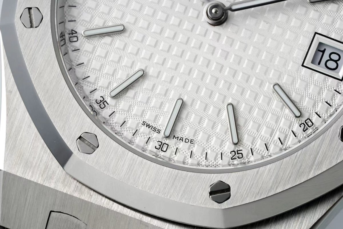 Audemars Piguet Royal Oak 15202 Steel Ultra-Thin Automatic view