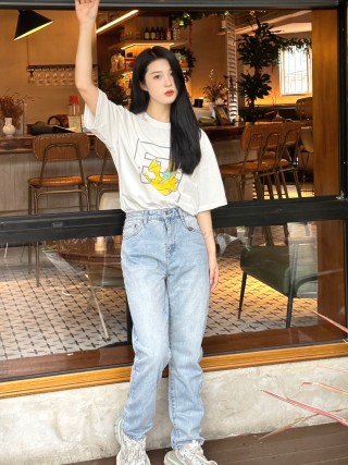 Light Wash High-Waist Straight Leg Denim Jeans view 9