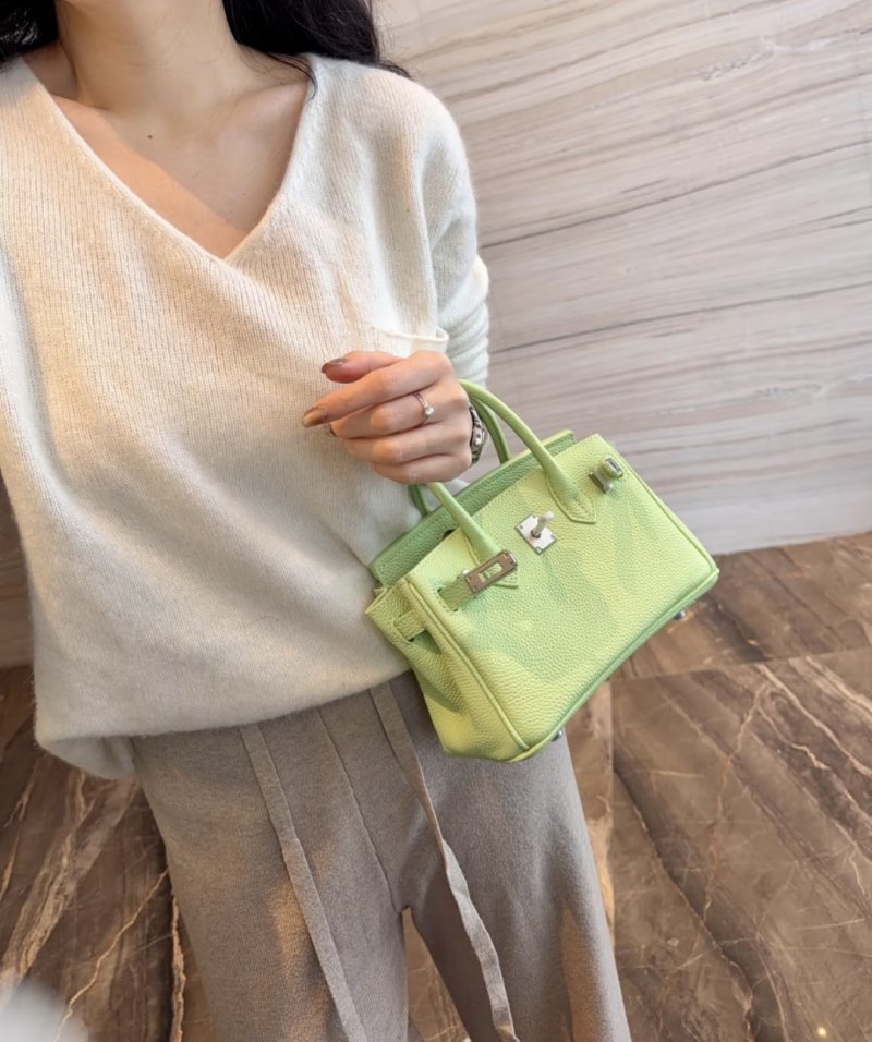Hermès Birkin 30 Lime Green Tote Bag view