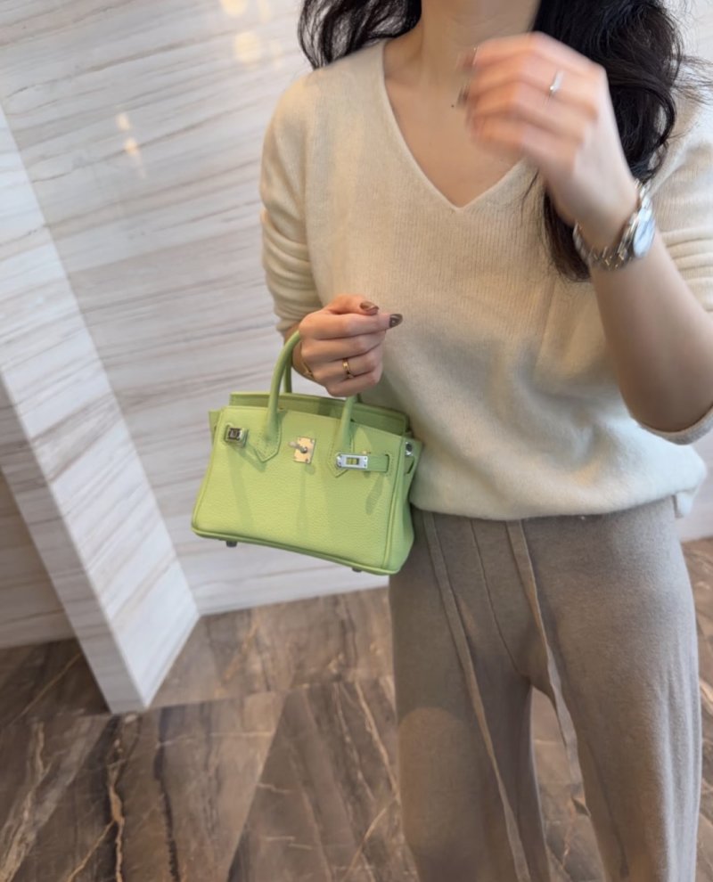 Hermès Birkin 30 Lime Green Tote Bag view