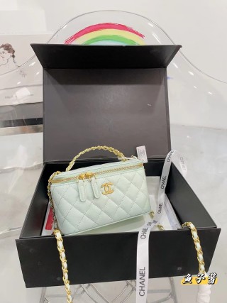 Chanel Quilted Caviar Leather Box Bag Pink 20cm view 4