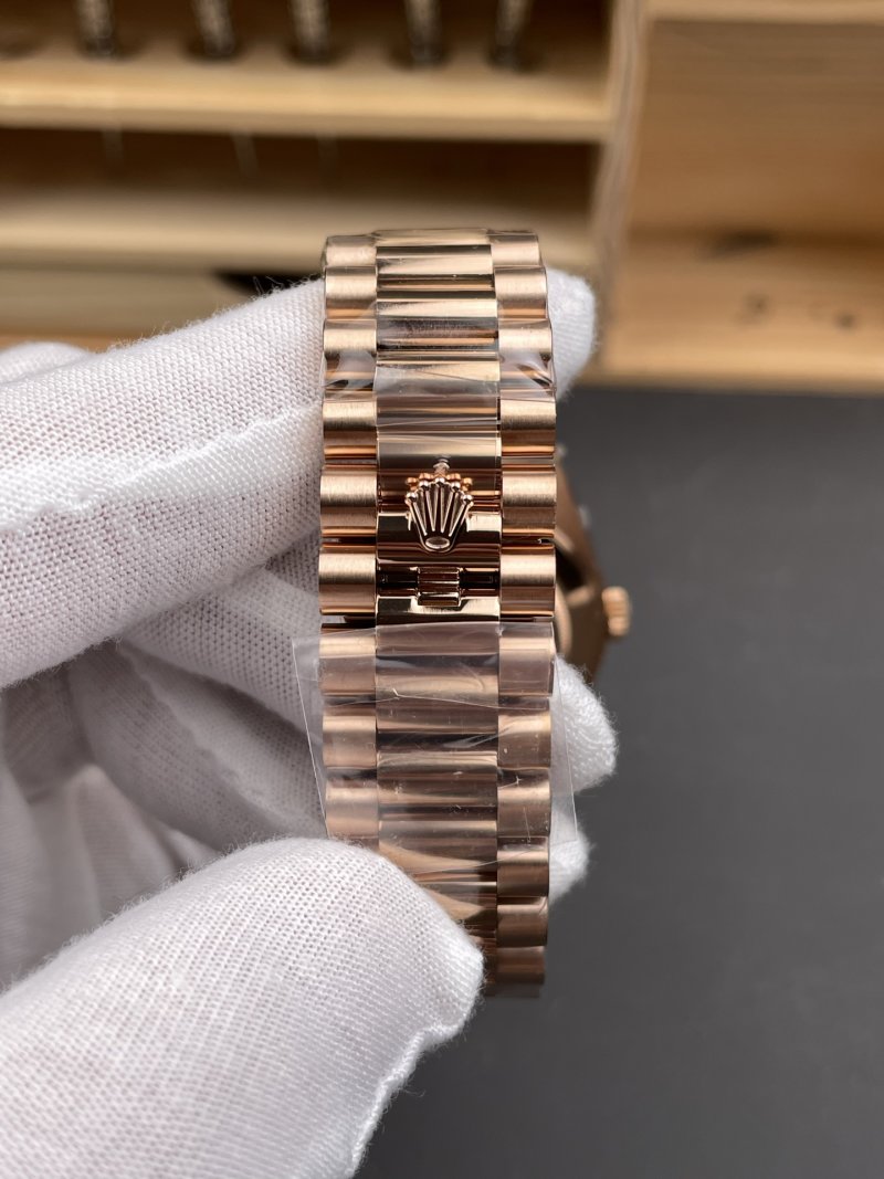 Rolex Day-Date Rose Gold White Roman Dial 40mm view