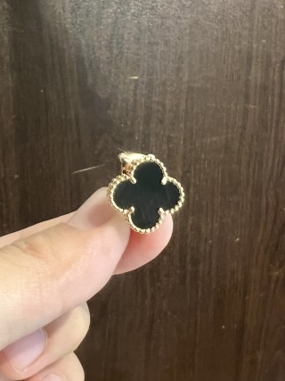 Van Cleef & Arpels Black Onyx Four-Leaf Clover Earrings view 2