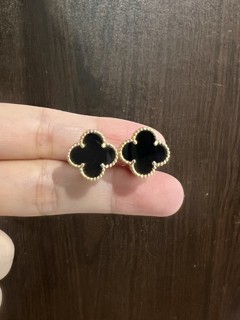 Van Cleef & Arpels Black Onyx Four-Leaf Clover Earrings view