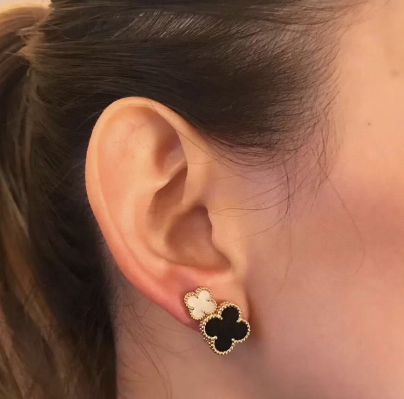 Van Cleef & Arpels Black Onyx Four-Leaf Clover Earrings view