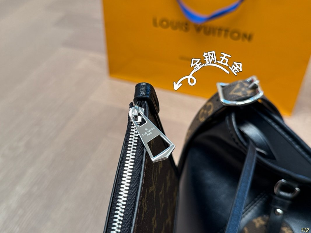 Louis Vuitton Carryall Black Leather Shoulder Bag view