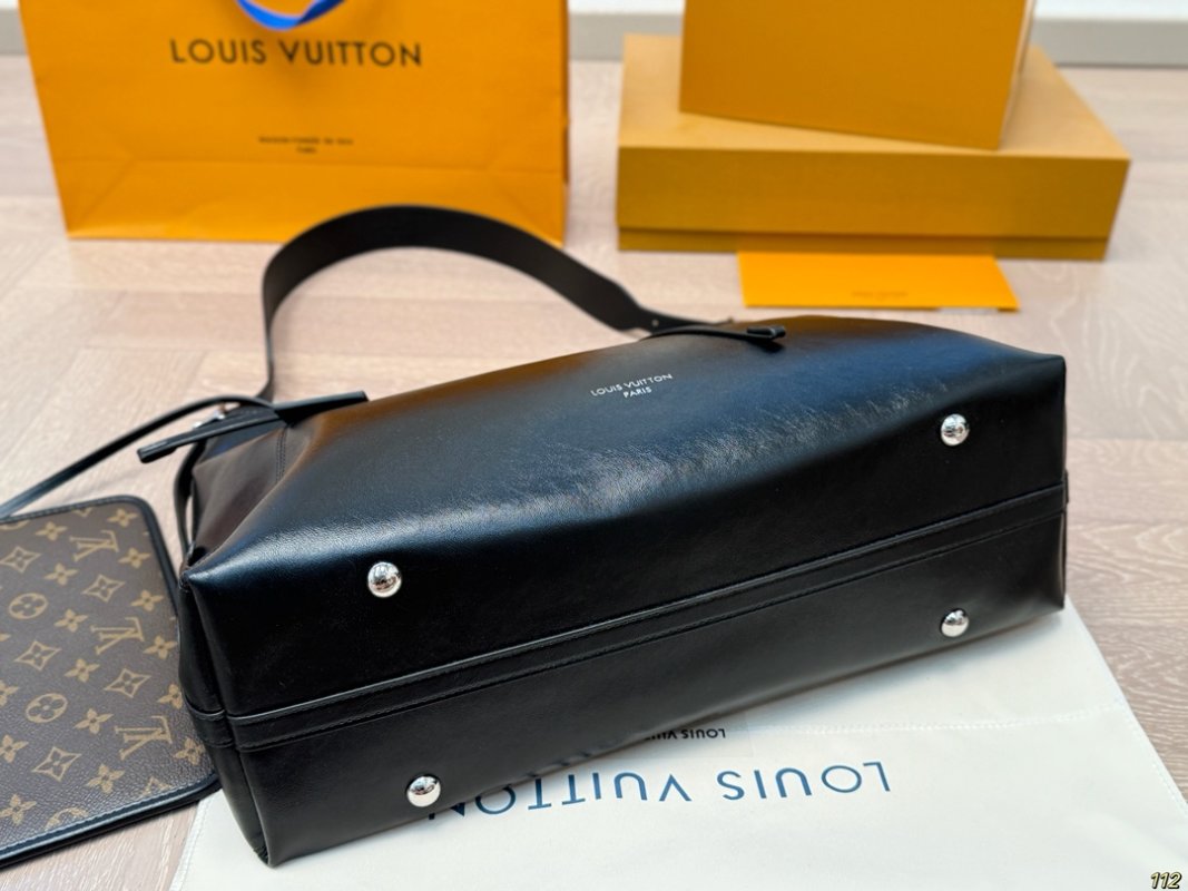 Louis Vuitton Carryall Black Leather Shoulder Bag view