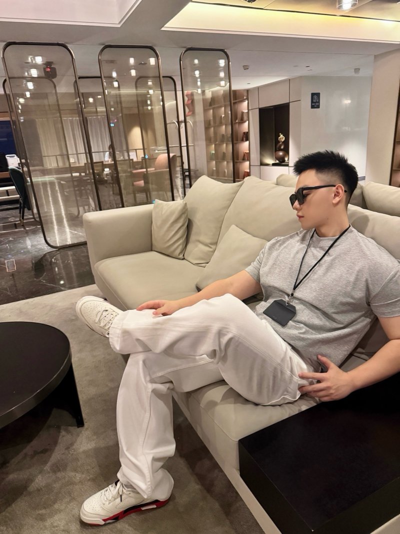 Premium Cream White Straight-Fit Denim Jeans view