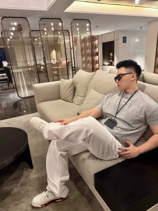 Premium Cream White Straight-Fit Denim Jeans view 5