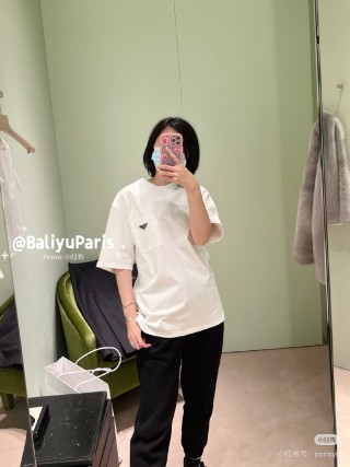 White Short Sleeve T-Shirt with Chest Pocket Detail