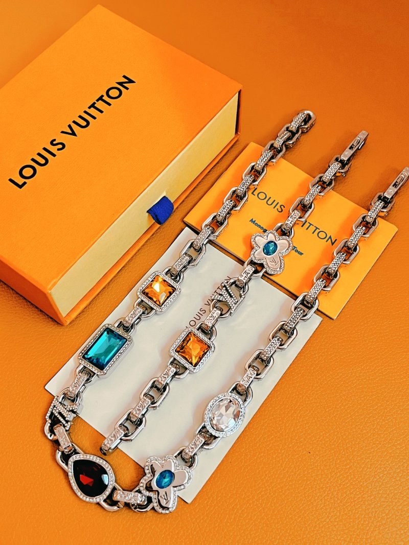 Louis Vuitton Paradise Stone Three-Color Bracelet with CZ view