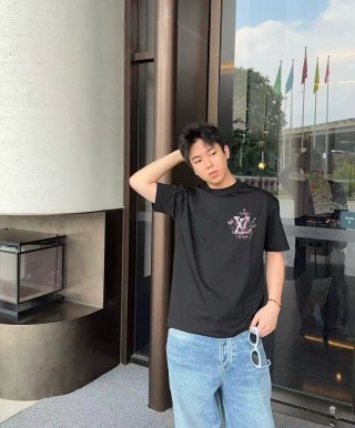 Black Graphic Print Short Sleeve T-Shirt Pink Abstract Design view 2