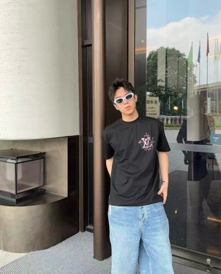 Black Graphic Print Short Sleeve T-Shirt Pink Abstract Design view 3