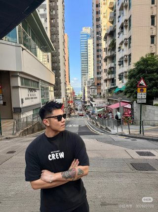 Balenciaga Crew Black T-Shirt view 7