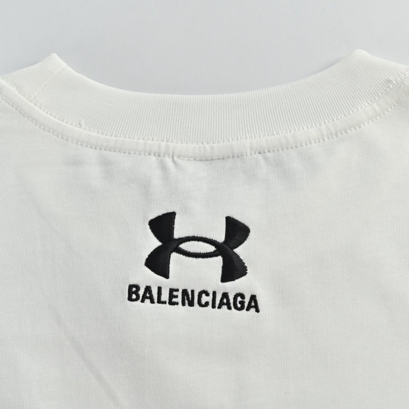 Under Armour White Short Sleeve T-Shirt view