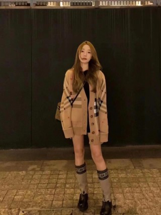 Burberry Check Wool Cardigan - Beige & Black view 8