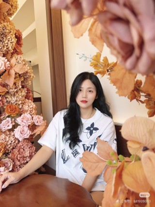 Louis Vuitton Monogram Flower Print Cream T-Shirt view 5