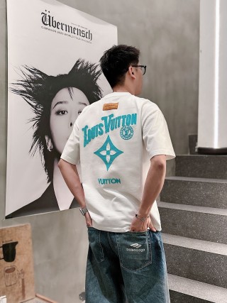 Louis Vuitton Monogram Logo Cream Short Sleeve T-Shirt view 2
