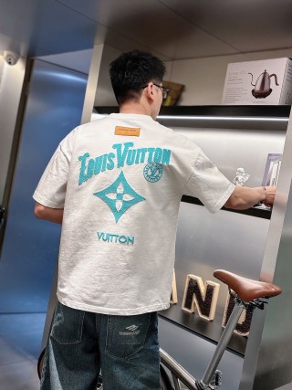 Louis Vuitton Monogram Logo Cream Short Sleeve T-Shirt view 7
