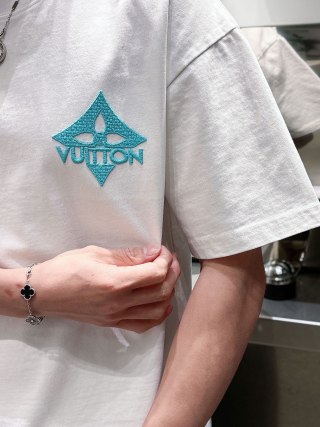 Louis Vuitton Monogram Logo Cream Short Sleeve T-Shirt view 9